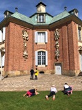 Veranstaltungsbild SG LATHEN/ SÖGEL/ Schloss-Entdeckungstour mit Porzellan bemalen